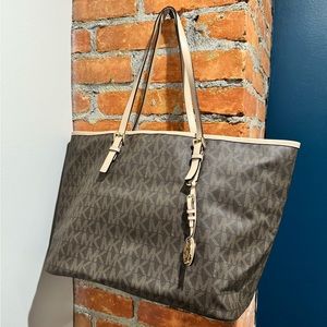 Michael Kors Jet Set Tote